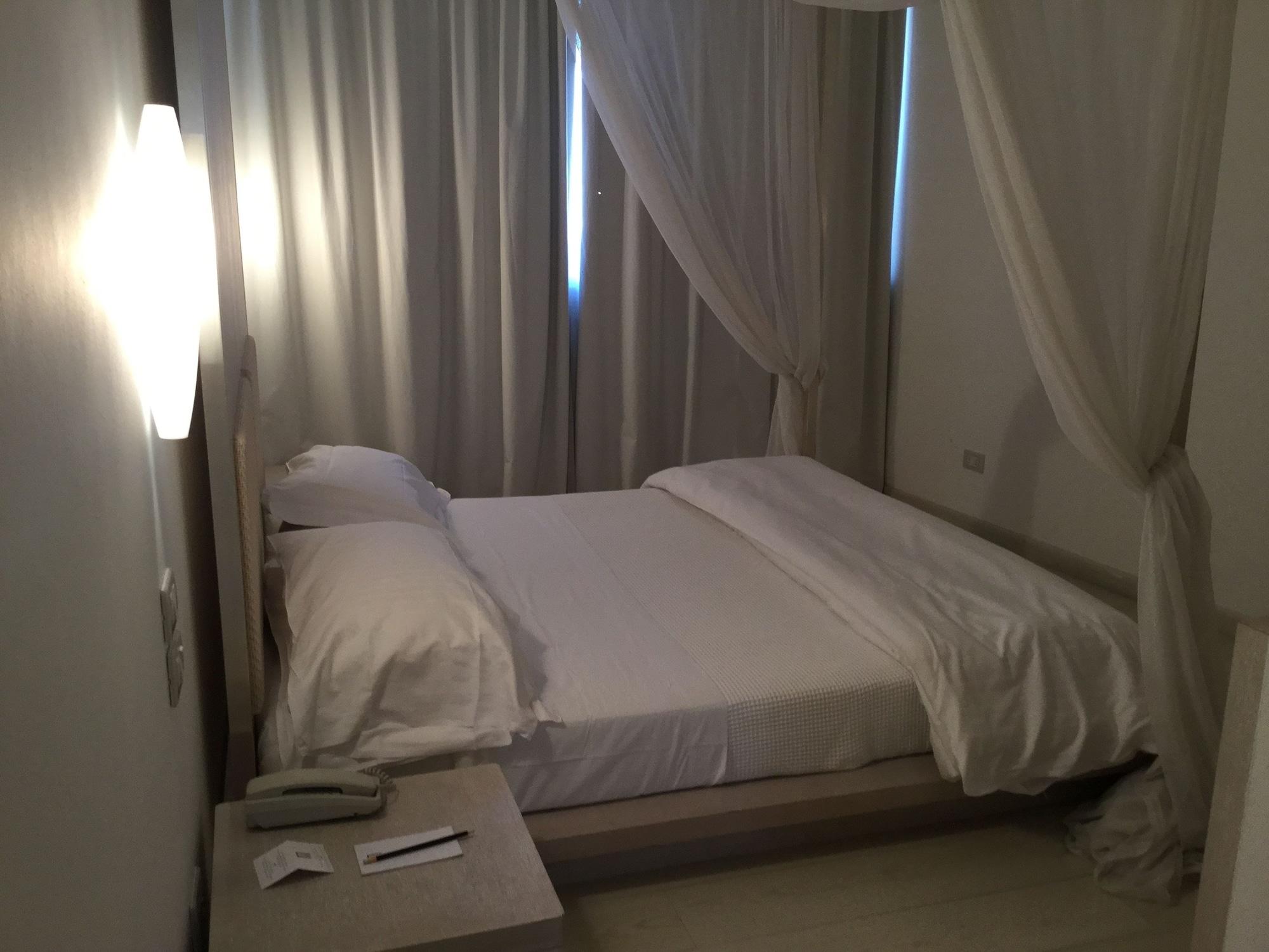 Methis & Hotel 4*